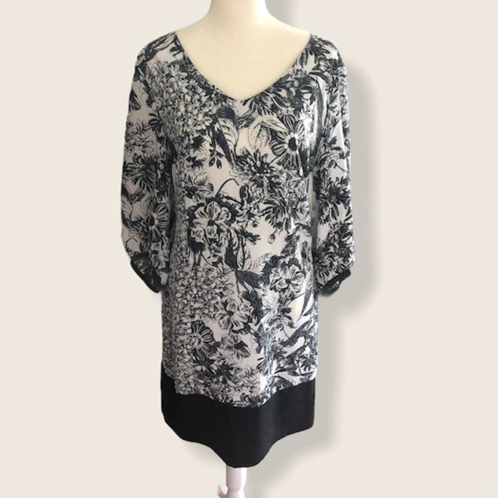 NY&Co Dress Floral V-neck